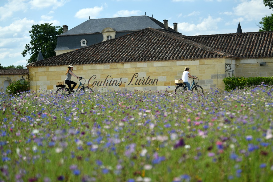 2-se-balader-velo-electrique-bordeaux ©Vignobles André Lurton