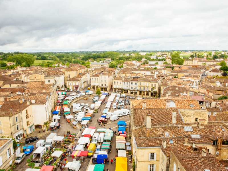 Bazas - marché place de la cathédrale