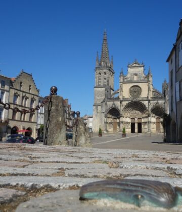 Place de la cathédrale - Bazas - ph. Elodie F (3)